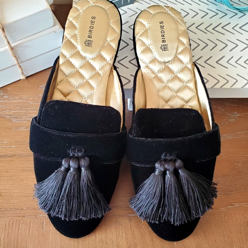 EUC Black Velvet Tassel Birdies size 8